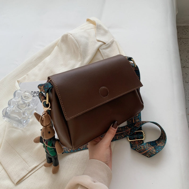 Women's Clamshell Crossbody bag