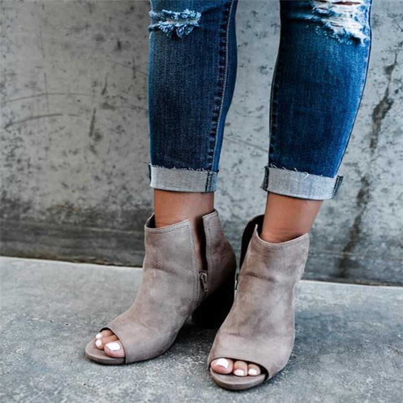 Women's Frayed Light Blue Ripped Slim Fit Jeans