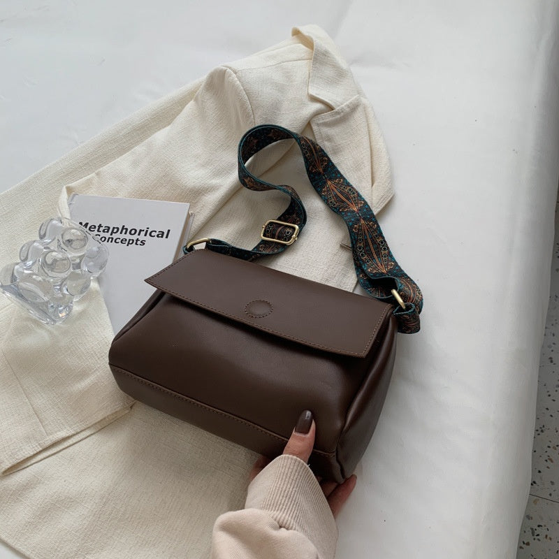 Women's Clamshell Crossbody bag