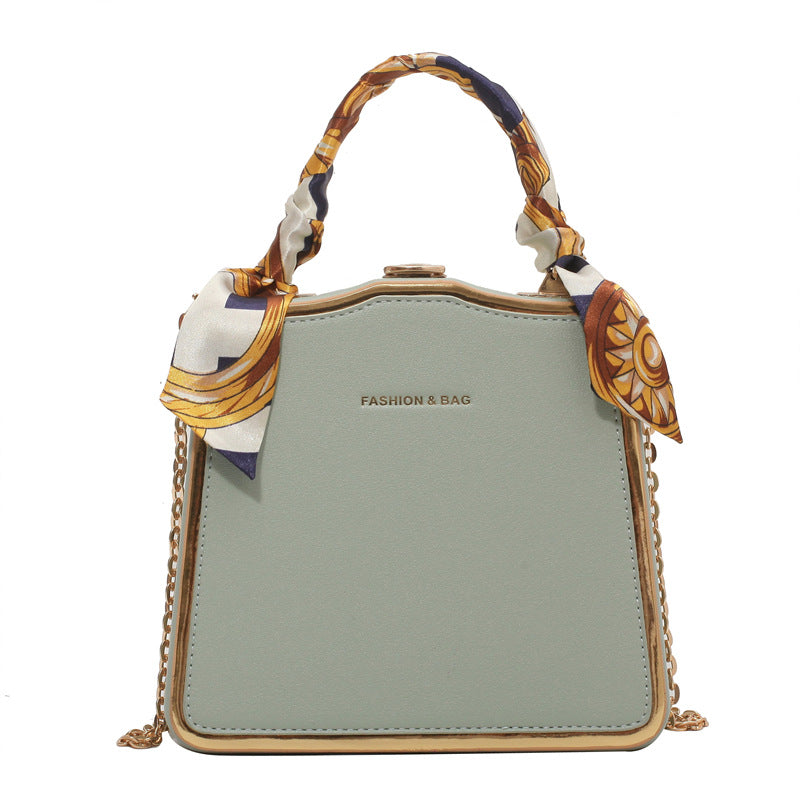 Women's Chained Single Shoulder Crossbody Bag